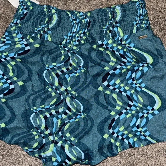 Shorts aren’t over - Picture 5 of 11